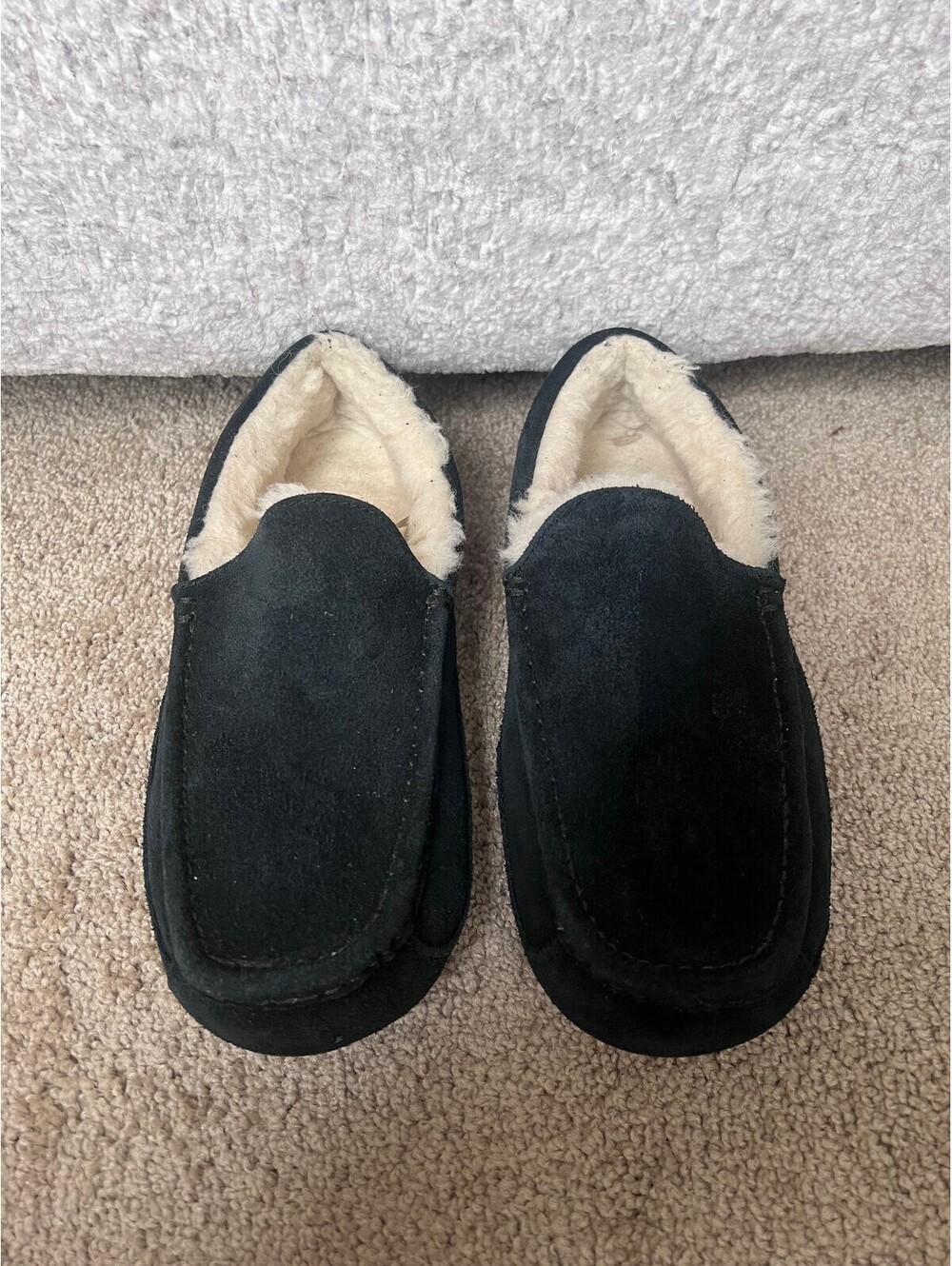 UGG Men's Black Suede Slippers with Shearling Lining Size 10